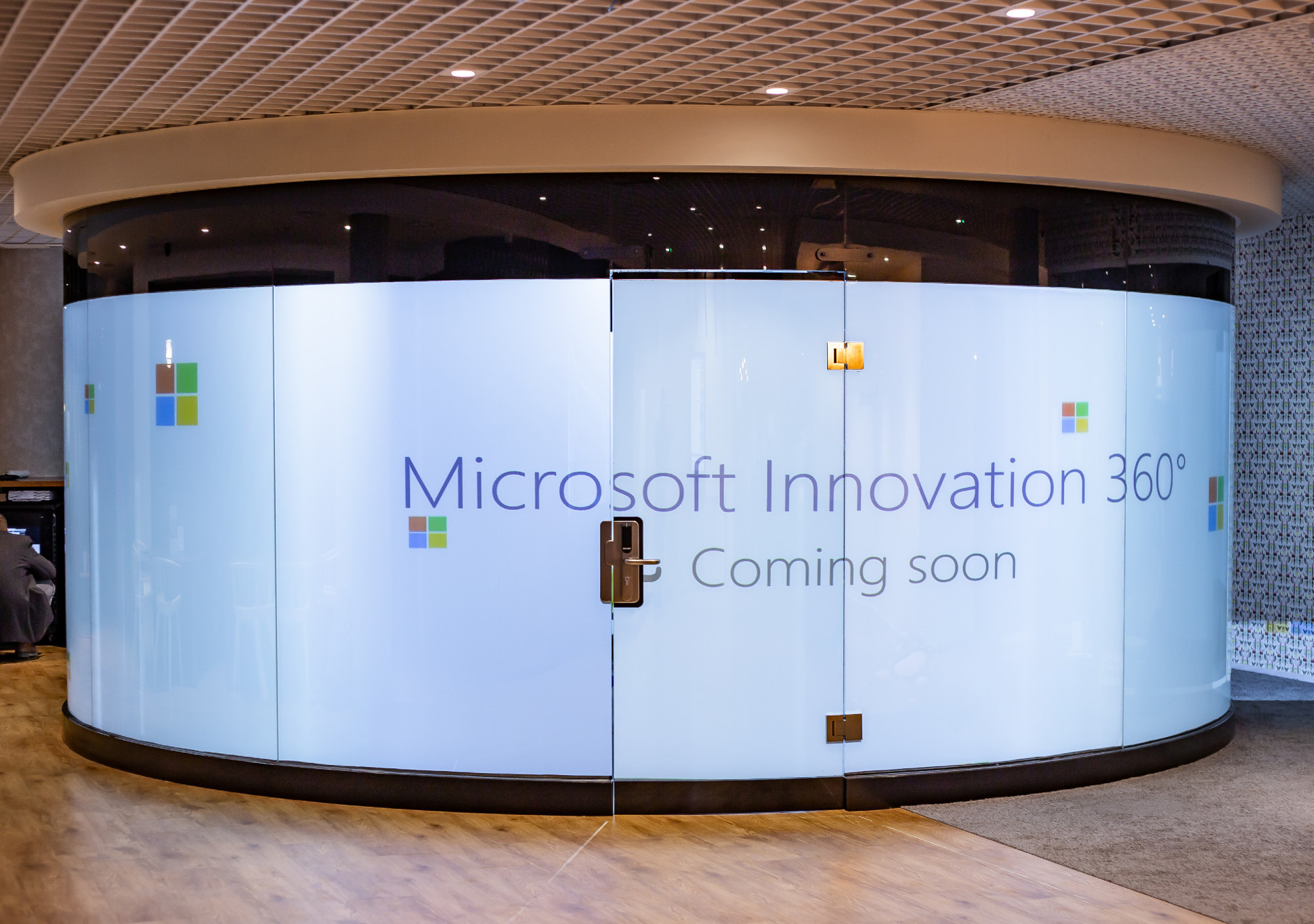 Shared Virtual Reality Experience Commercial Automation Microsoft